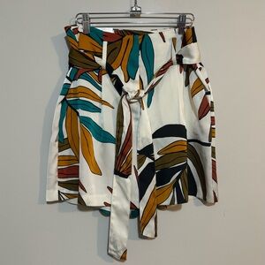 Nine West High Rise Cream with Multicolor Leaf Print Shorts | Womens Sz 8 | NWT